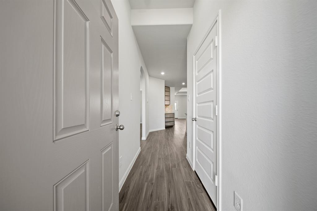16940 Hazelnut Drive, Conroe, Texas image 2