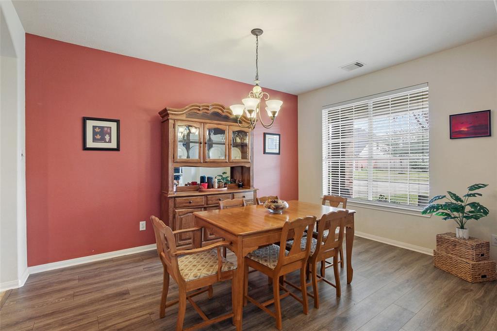4204 S Meridian Greens Drive, Dickinson, Texas image 9
