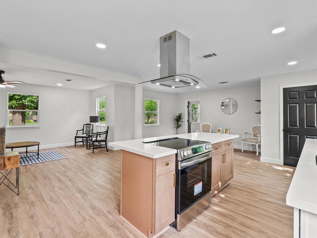 5225 Main Street, Santa Fe, Texas image 8