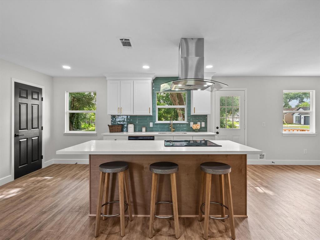 5225 Main Street, Santa Fe, Texas image 1