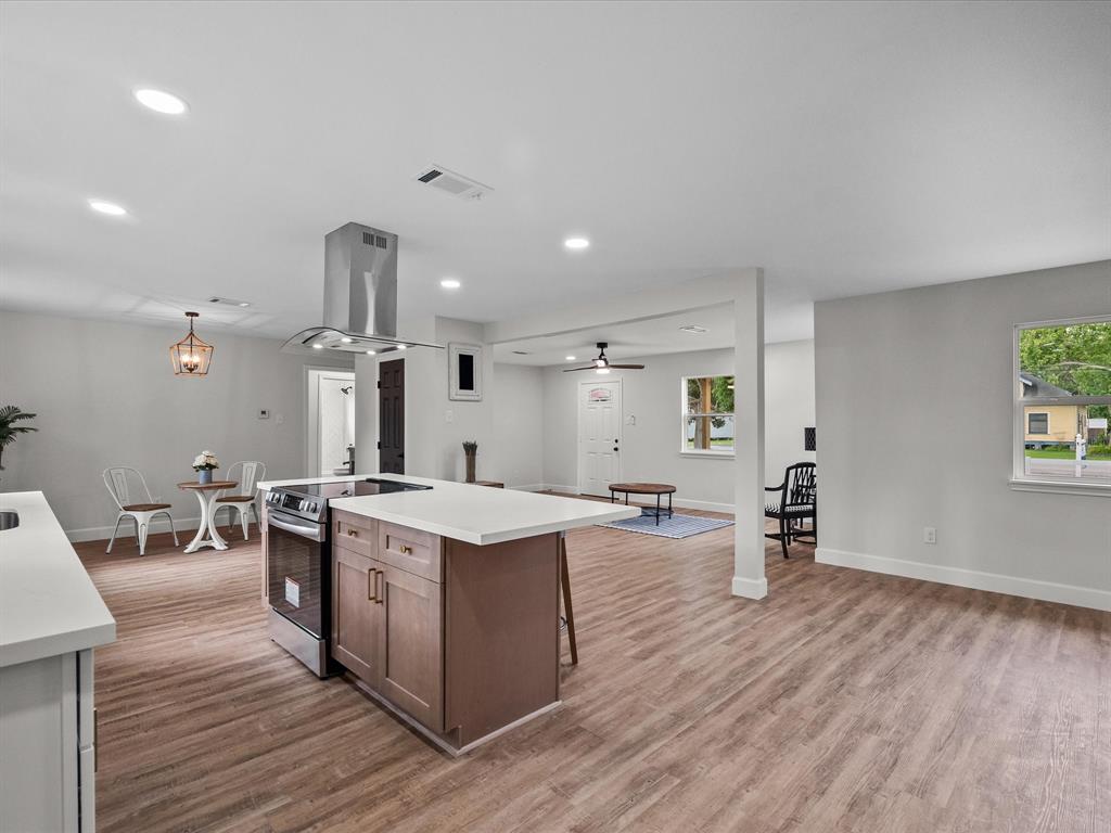 5225 Main Street, Santa Fe, Texas image 5