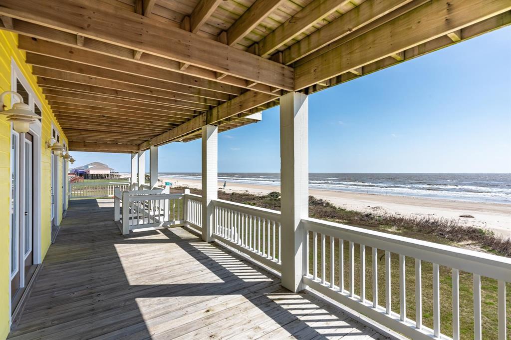 804 Eastview Drive, Crystal Beach, Texas image 11