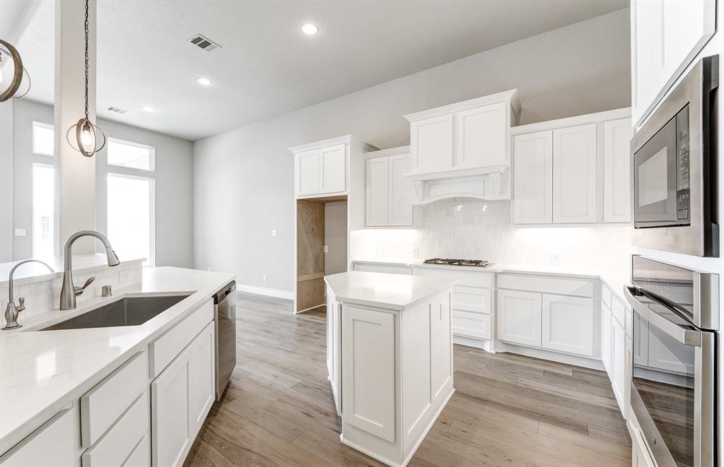 40028 Belted Kingfisher Court, Magnolia, Texas image 13