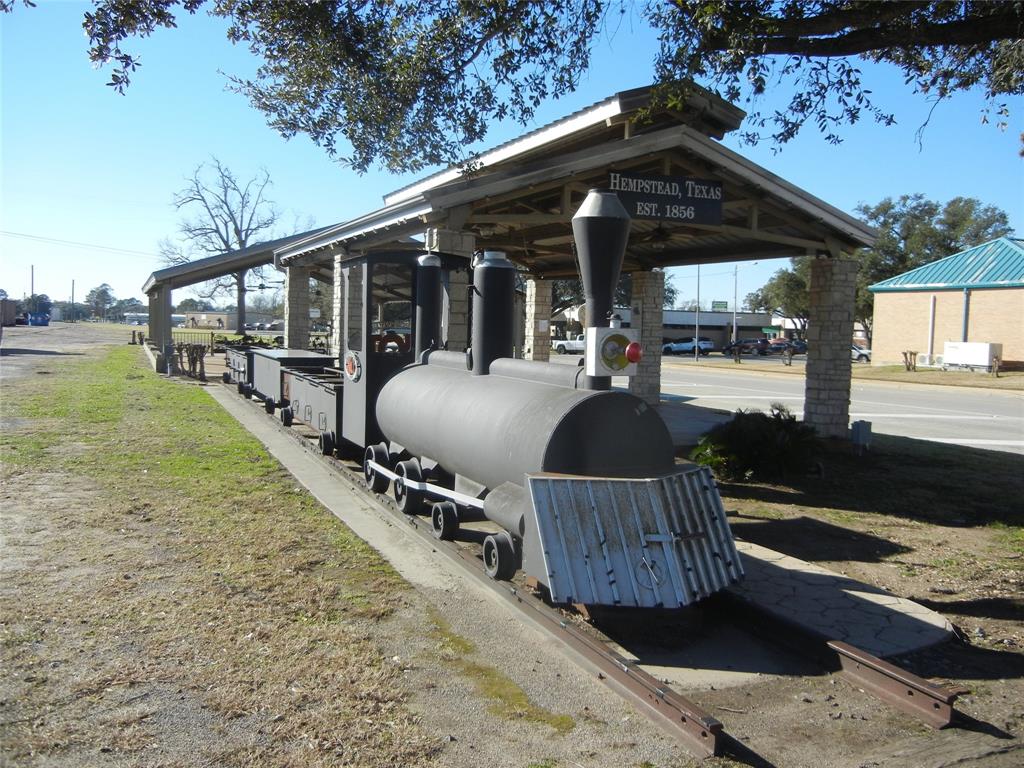 4th Street, Hempstead, Texas image 7