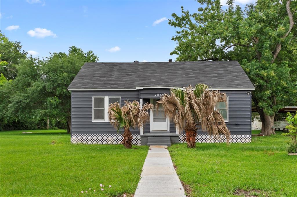 2303 Wright Boulevard, Baytown, Texas image 1