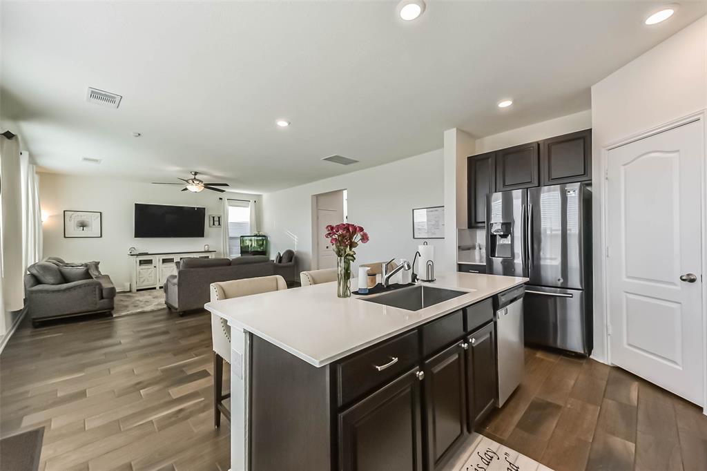 1302 Glendora Drive, Rosharon, Texas image 19