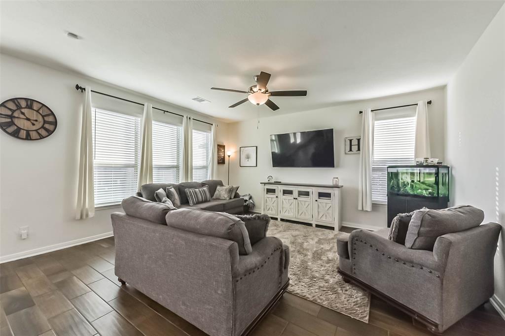 1302 Glendora Drive, Rosharon, Texas image 10