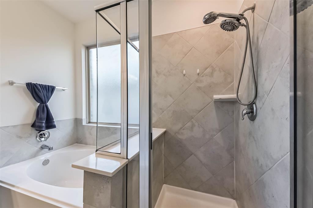 1302 Glendora Drive, Rosharon, Texas image 27