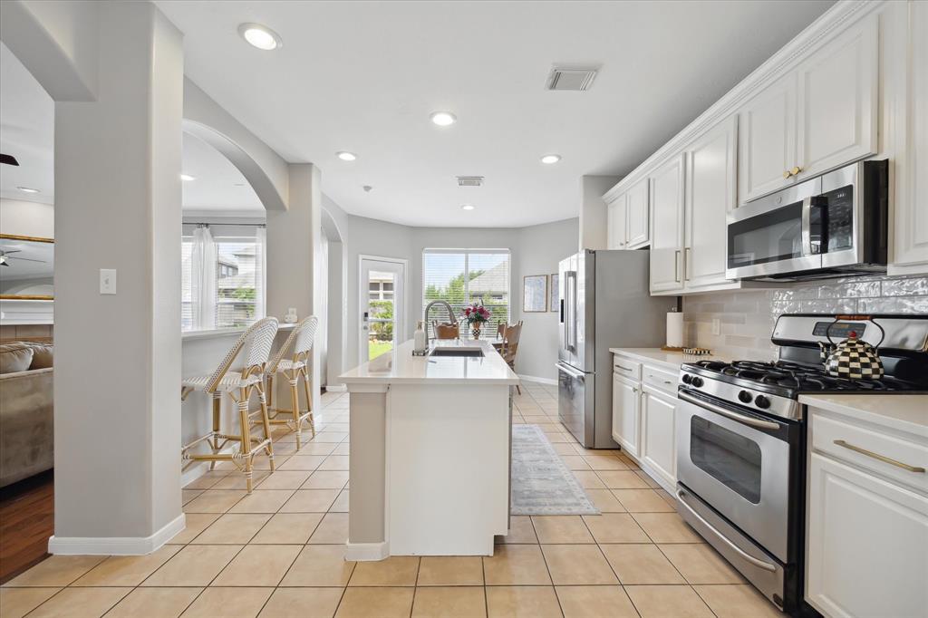 9110 Kinnel Lane, Tomball, Texas image 11