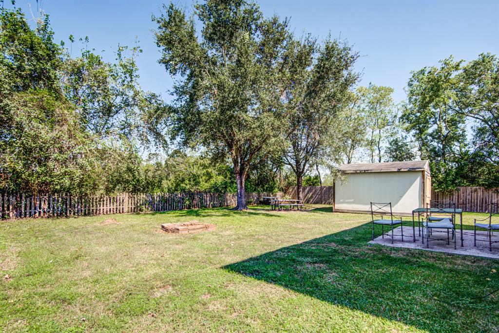 5805 Nicholi Lane, Dickinson, Texas image 4