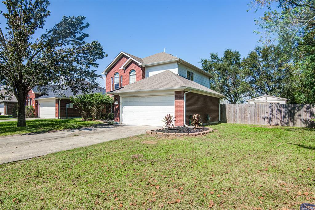 5805 Nicholi Lane, Dickinson, Texas image 3