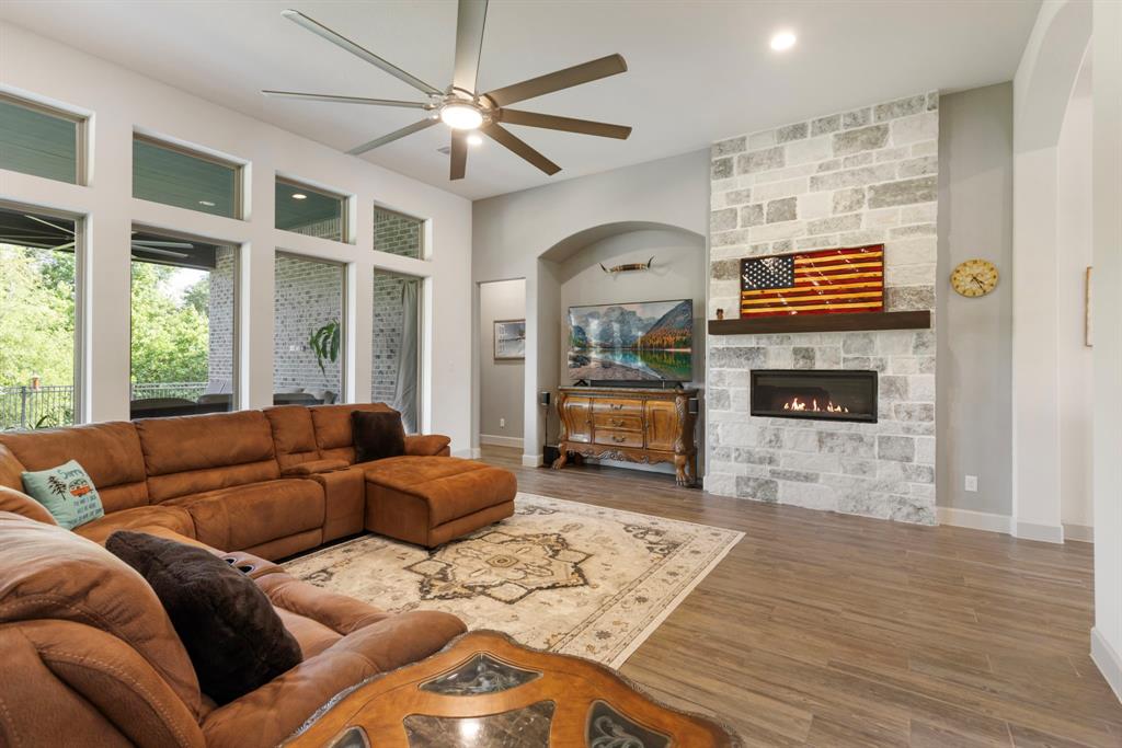 8642 Burdekin Road, Magnolia, Texas image 12