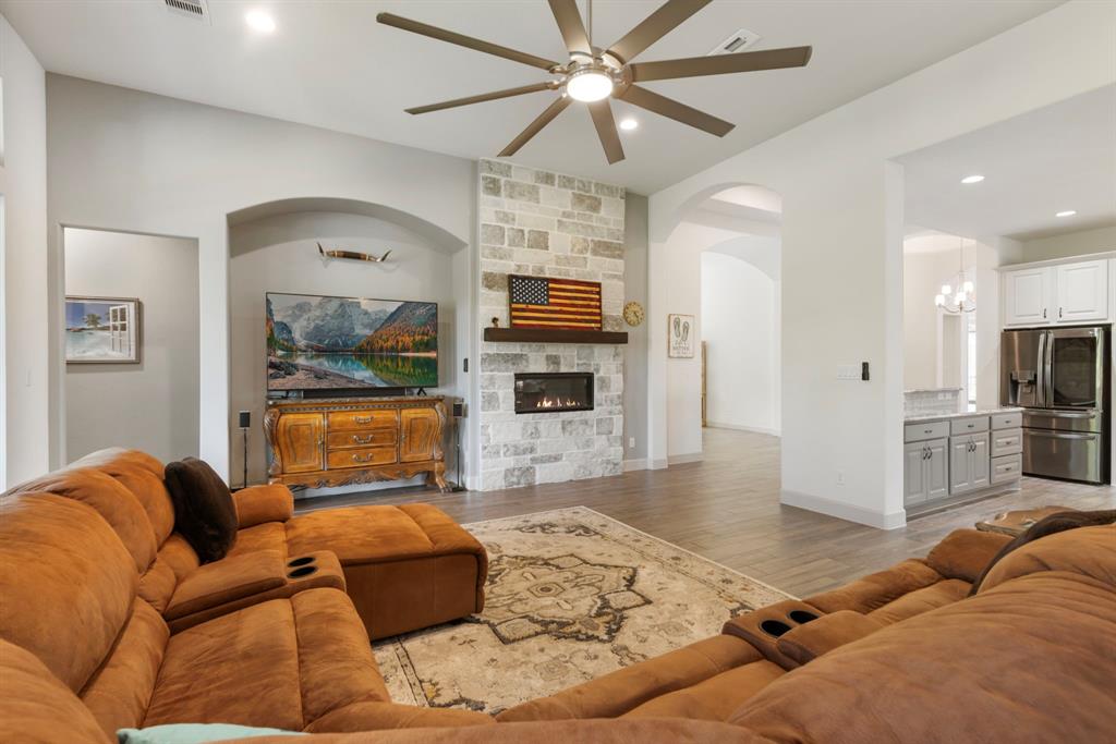 8642 Burdekin Road, Magnolia, Texas image 13