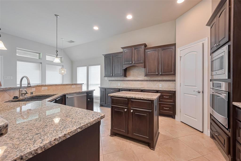 2722 Park Oak Court, Fresno, Texas image 12