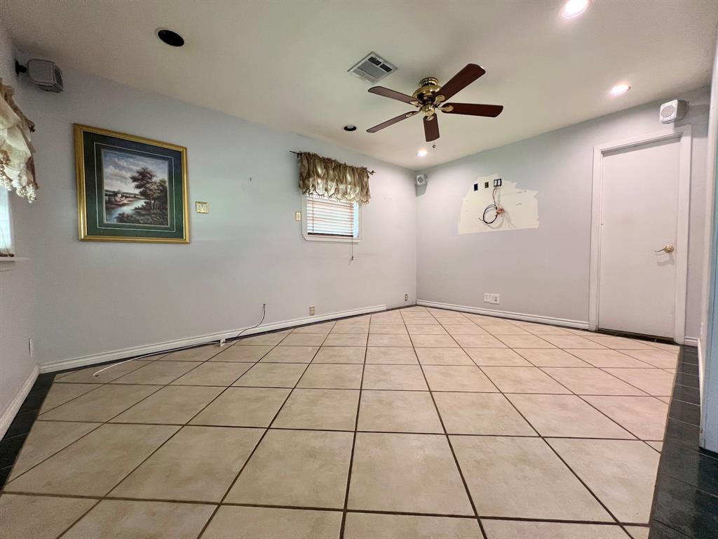 703 W Park Street, Vidor, Texas image 8