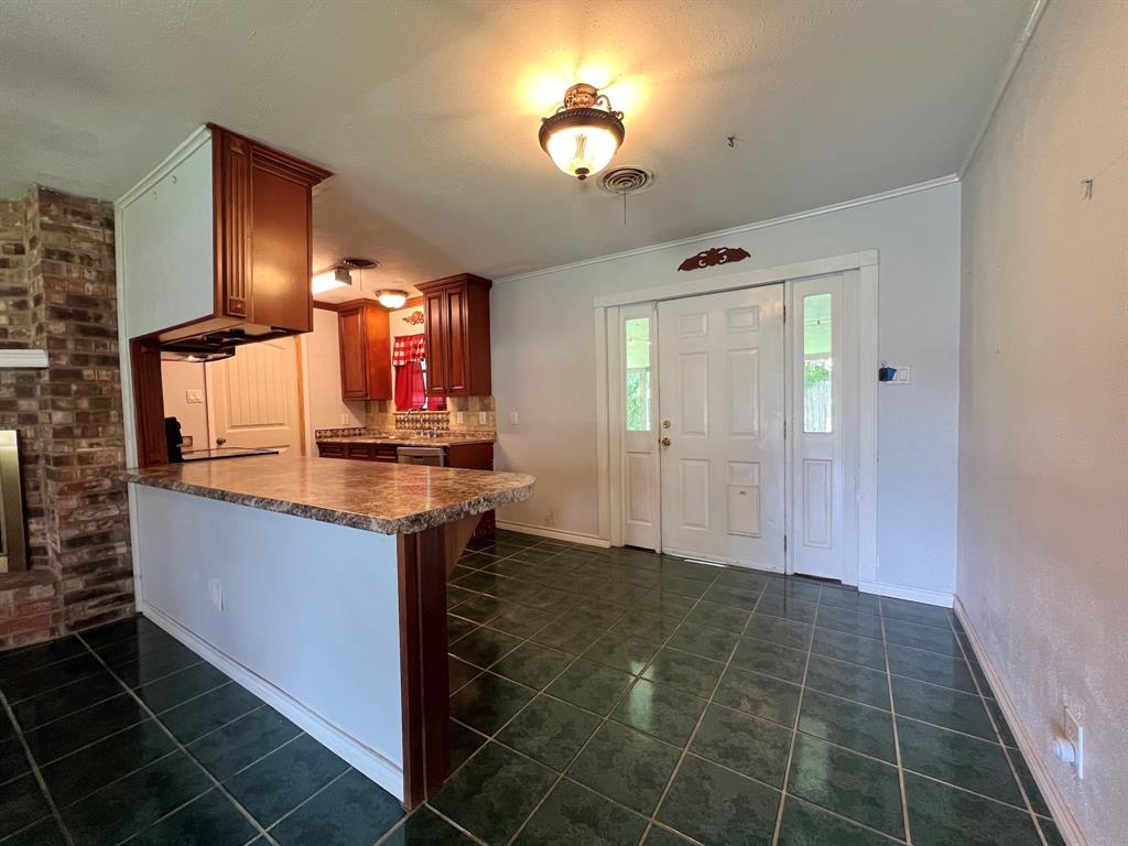 703 W Park Street, Vidor, Texas image 3