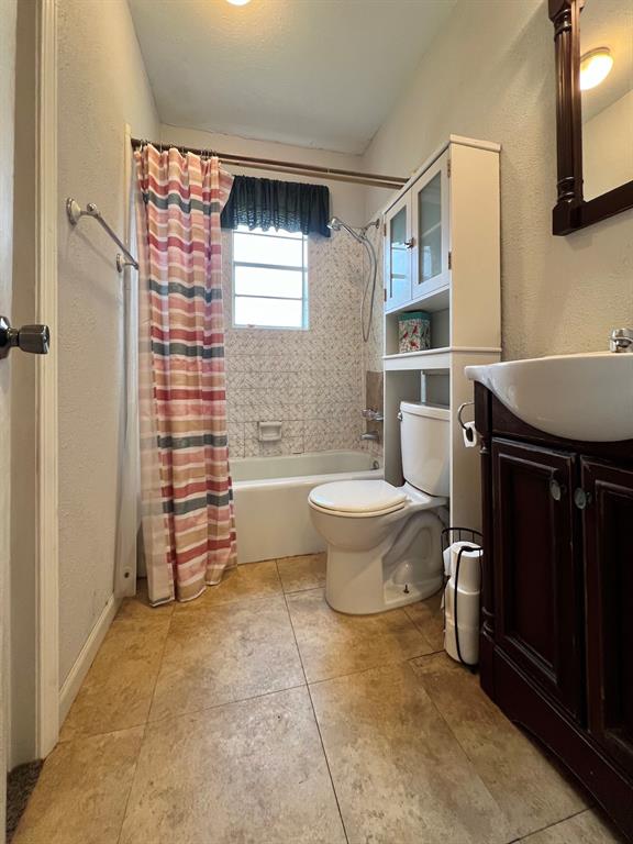 703 W Park Street, Vidor, Texas image 10