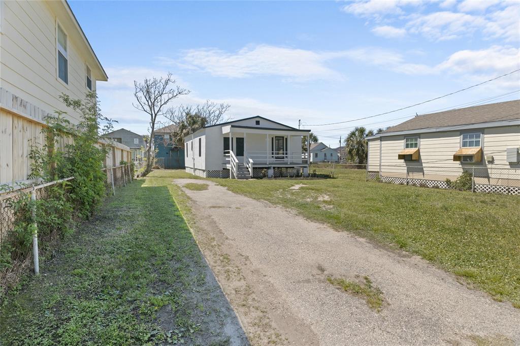 2207 Hollywood Avenue, Galveston, Texas image 14