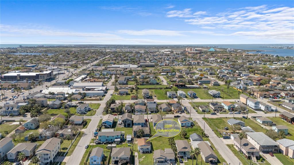 2207 Hollywood Avenue, Galveston, Texas image 9