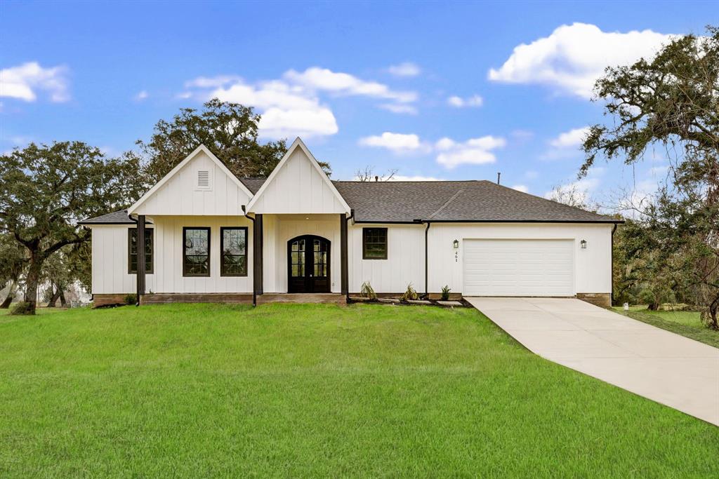 461 Rancho Chico Trail, Angleton, Texas image 1