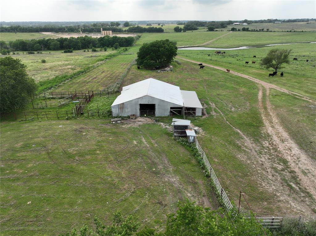 443 County Road 280, Shiner, Texas image 10