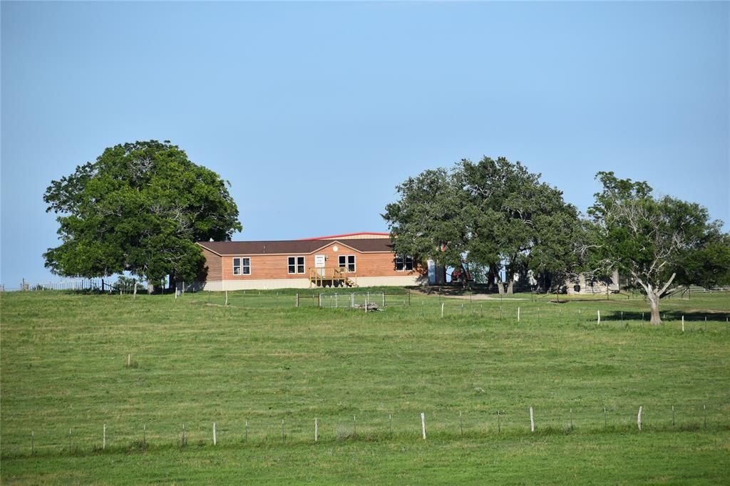 443 County Road 280, Shiner, Texas image 1