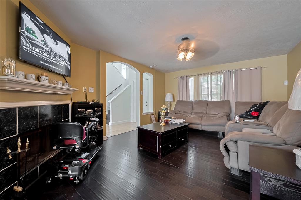 15911 Mission Glen Drive, Houston, Texas image 8