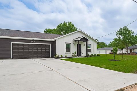 632 Silliman Sealy TX 77474