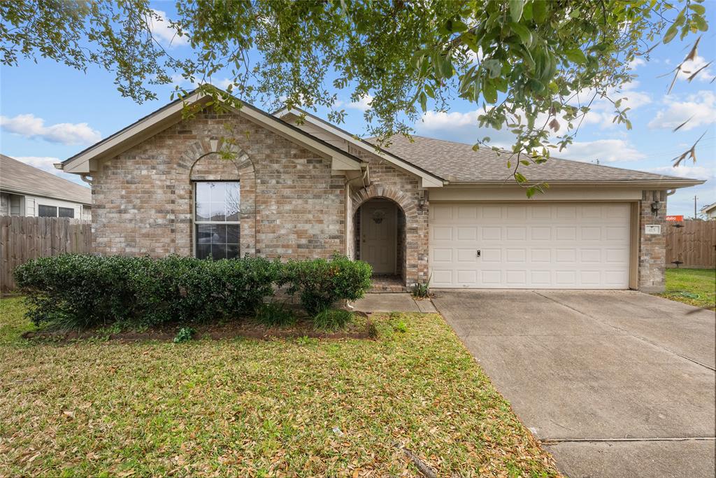 415 Brightfield Lane, Dickinson, Texas image 2