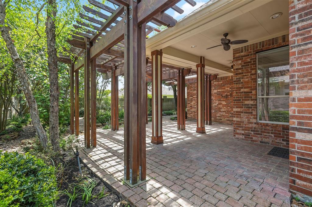 34 E Royal Mews, Conroe, Texas image 32