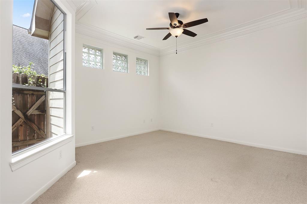 34 E Royal Mews, Conroe, Texas image 25