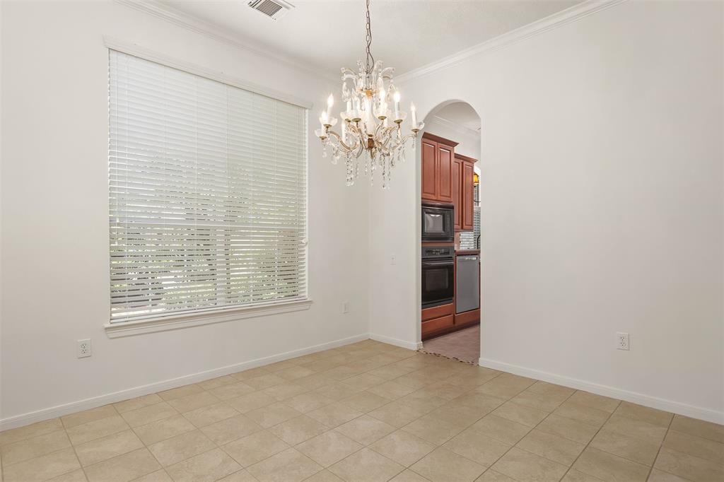 34 E Royal Mews, Conroe, Texas image 9