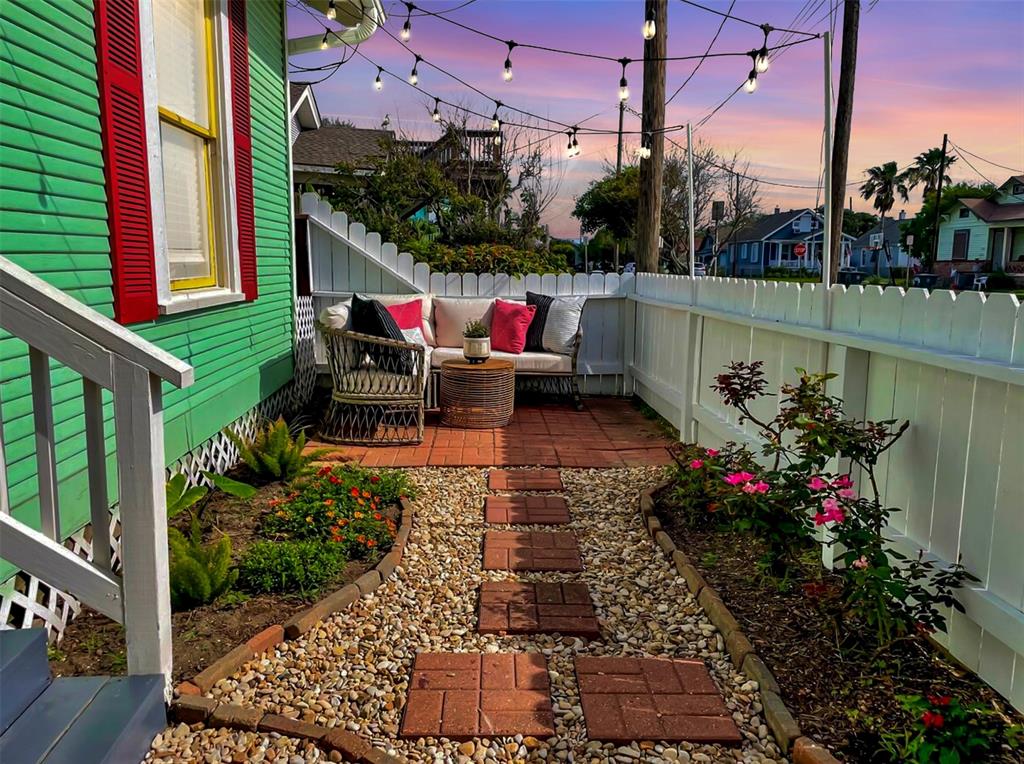 2413 34th Street, Galveston, Texas image 4