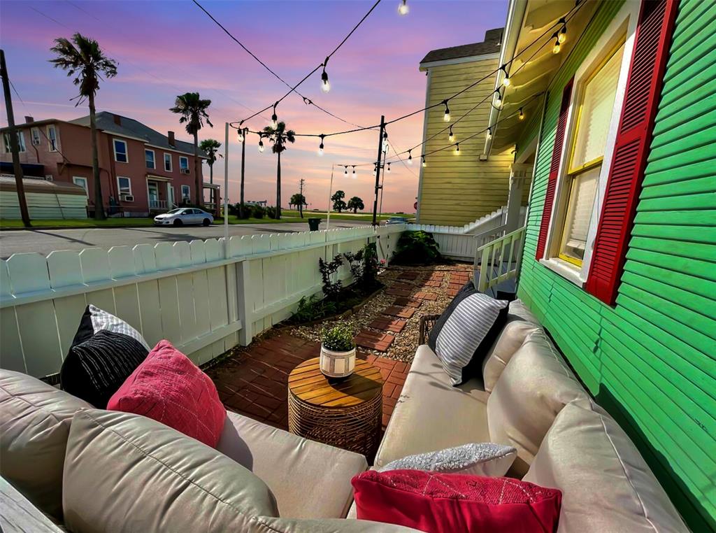 2413 34th Street, Galveston, Texas image 1