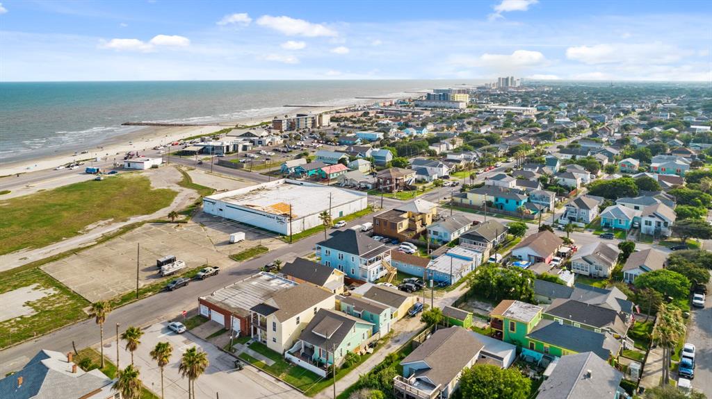 2413 34th Street, Galveston, Texas image 7