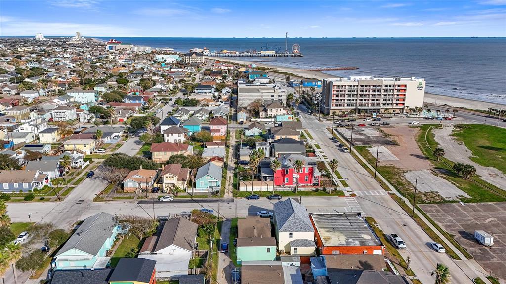 2413 34th Street, Galveston, Texas image 2