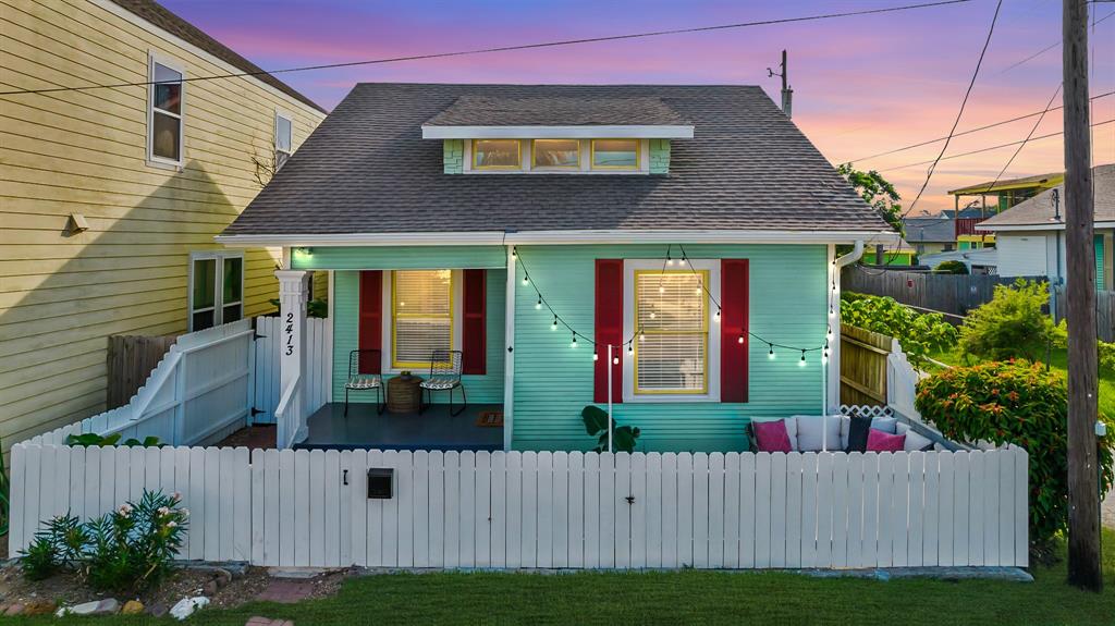 2413 34th Street, Galveston, Texas image 3