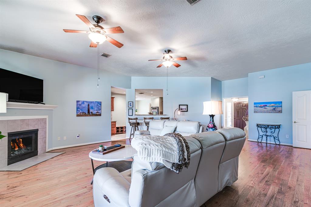 410 Scarlet Sage Drive, League City, Texas image 15