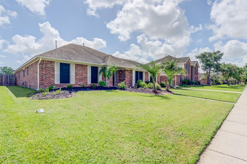 410 Scarlet Sage Drive, League City, Texas image 6
