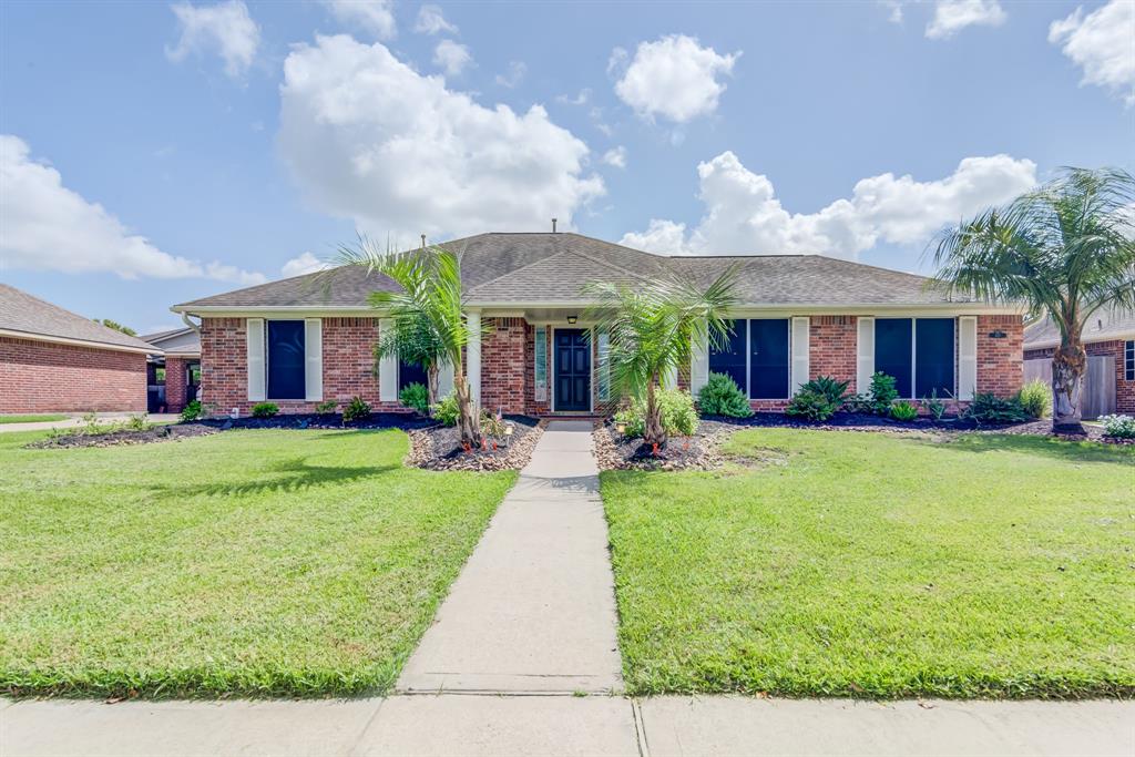 410 Scarlet Sage Drive, League City, Texas image 4