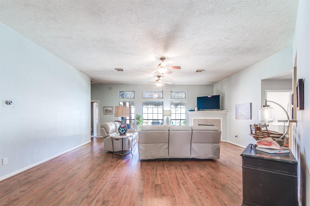 410 Scarlet Sage Drive, League City, Texas image 16