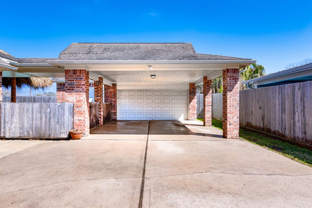 410 Scarlet Sage Drive, League City, Texas image 5