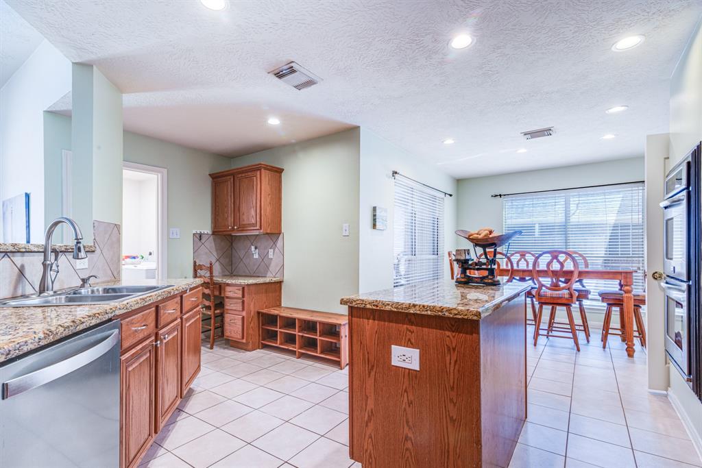 410 Scarlet Sage Drive, League City, Texas image 22