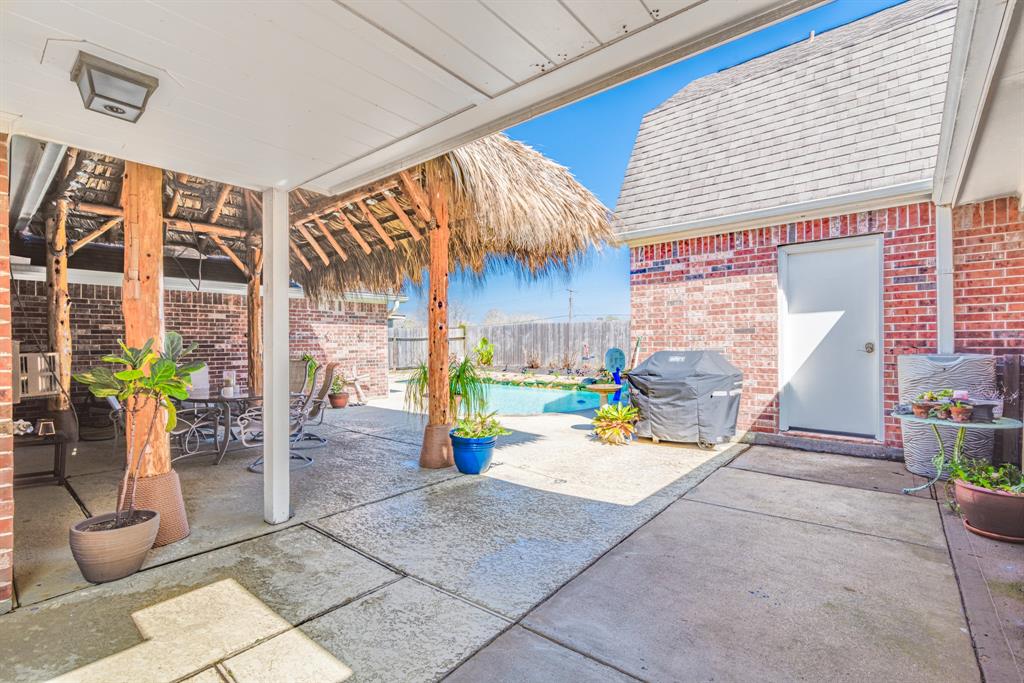 410 Scarlet Sage Drive, League City, Texas image 3