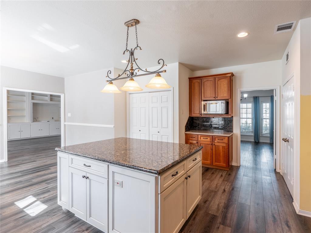 1403 N Medio River Circle, Sugar Land, Texas image 6