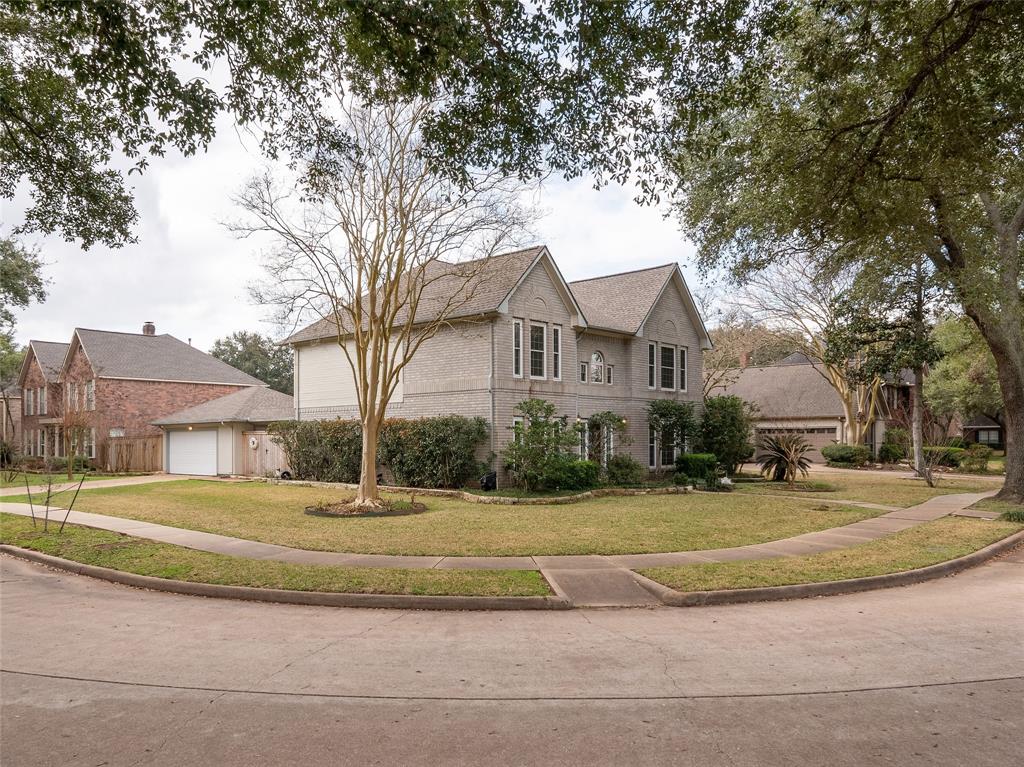 1403 N Medio River Circle, Sugar Land, Texas image 2