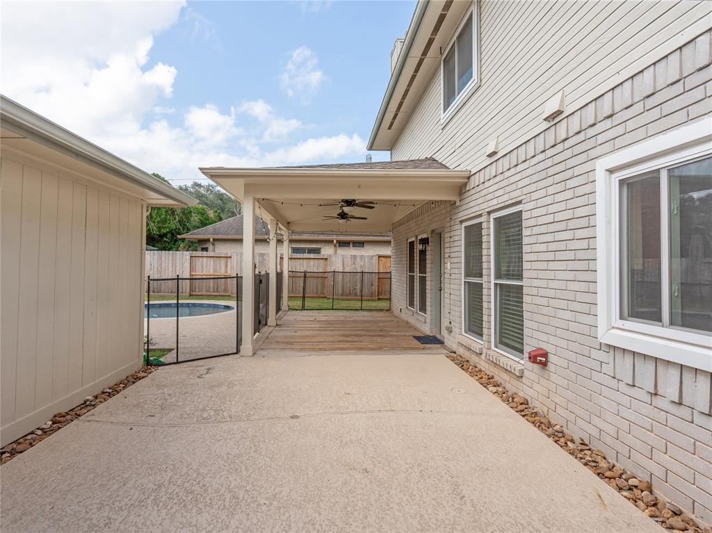 1403 N Medio River Circle, Sugar Land, Texas image 22