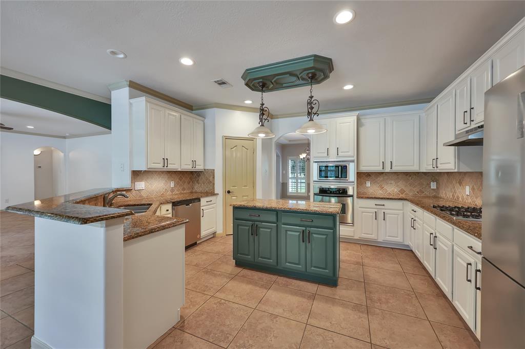12010 Water Oak Drive, Magnolia, Texas image 13