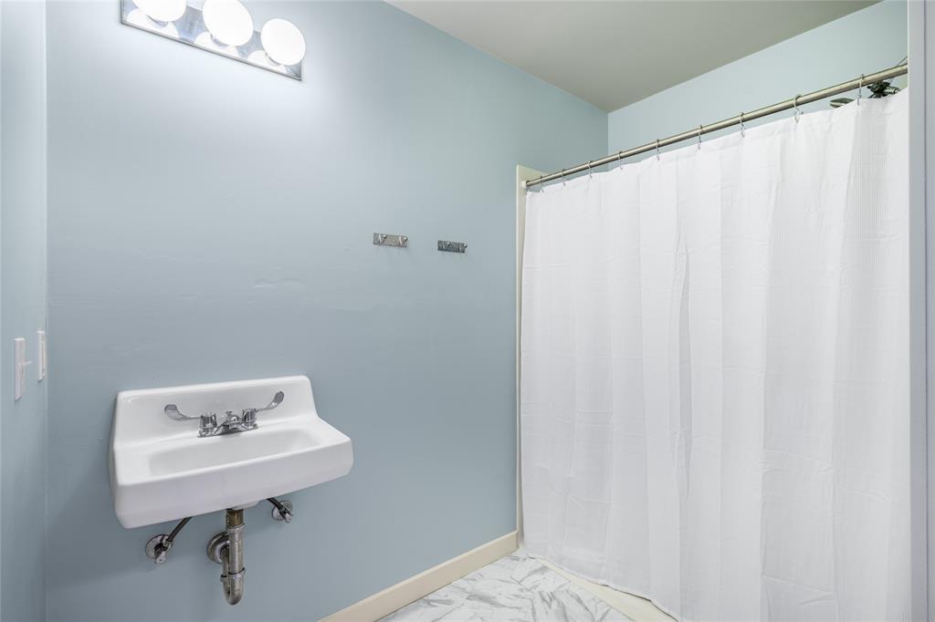 303 S Mechanic Street, Fayetteville, Texas image 16