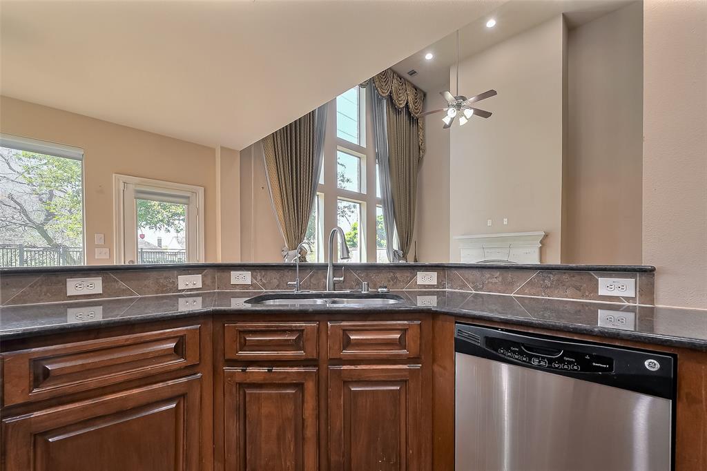 4131 Regal Stone Lane, Sugar Land, Texas image 18